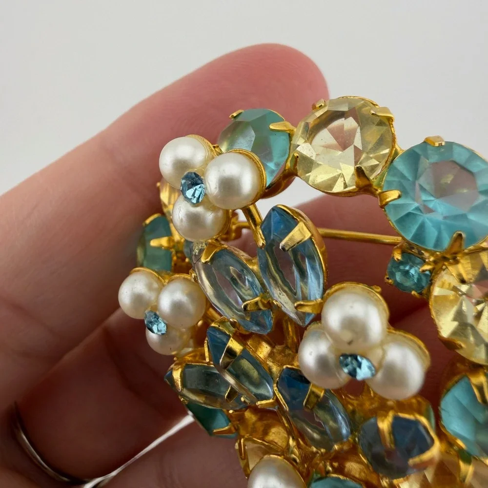 Vintage Wreath Brooch Women Gold Tone Blue Yellow Crystal Faux Pearl Pin 1.75